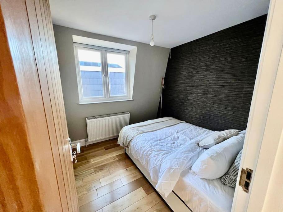 לונדון Lovely Two Bed Flat מראה חיצוני תמונה